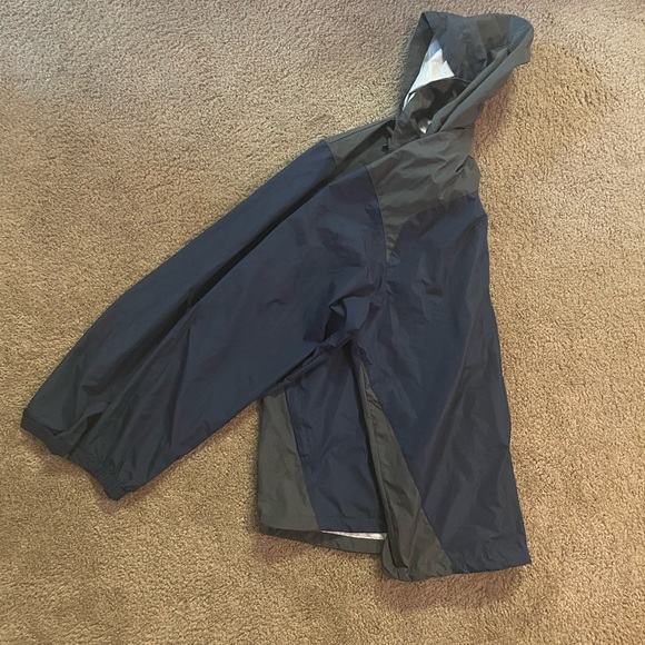 Frogtoggs Navy and Grey Rain Jacket- Size XL/XXL - Picture 3 of 6